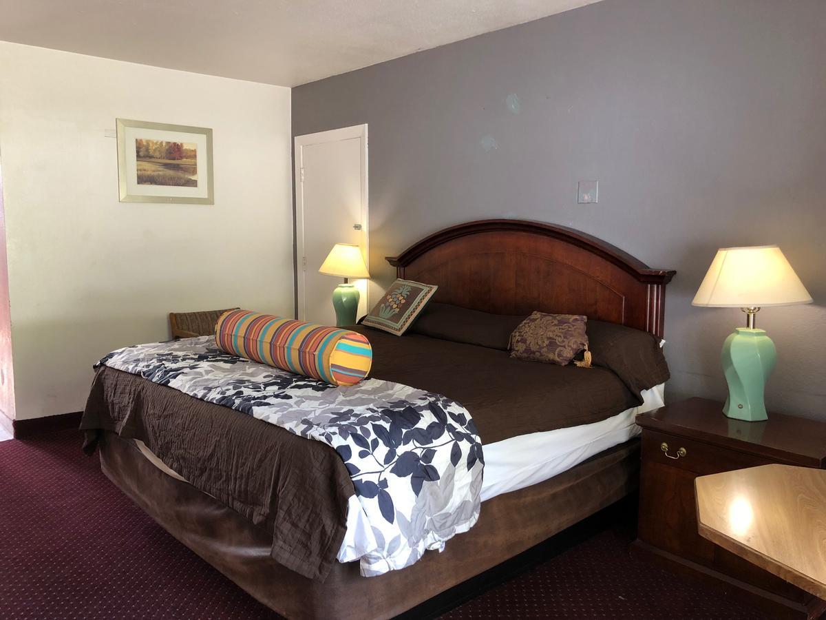 Budget Inn Олбани Экстерьер фото
