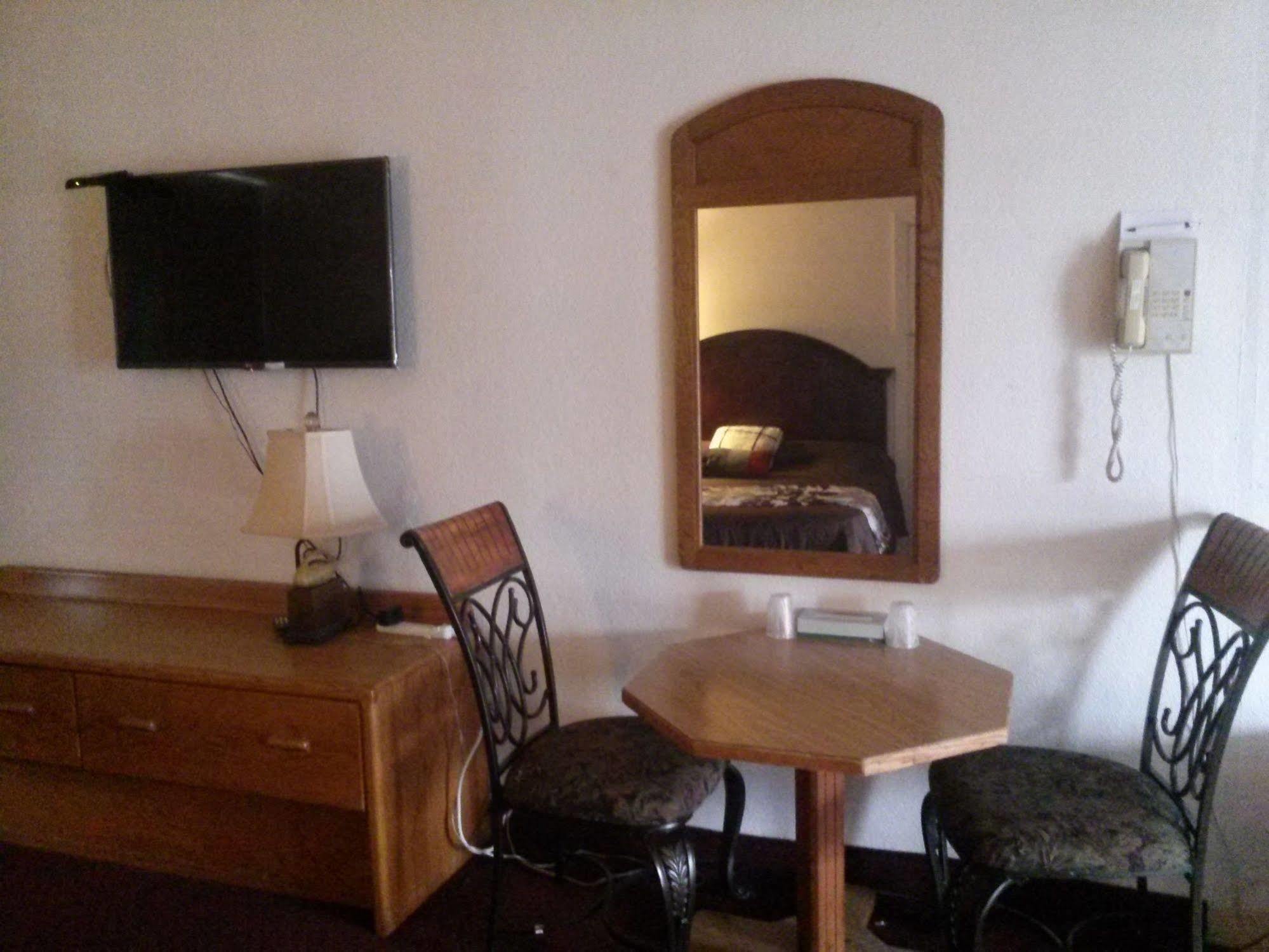 Budget Inn Олбани Экстерьер фото