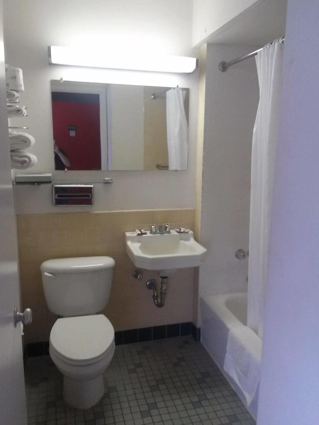 Budget Inn Олбани Экстерьер фото